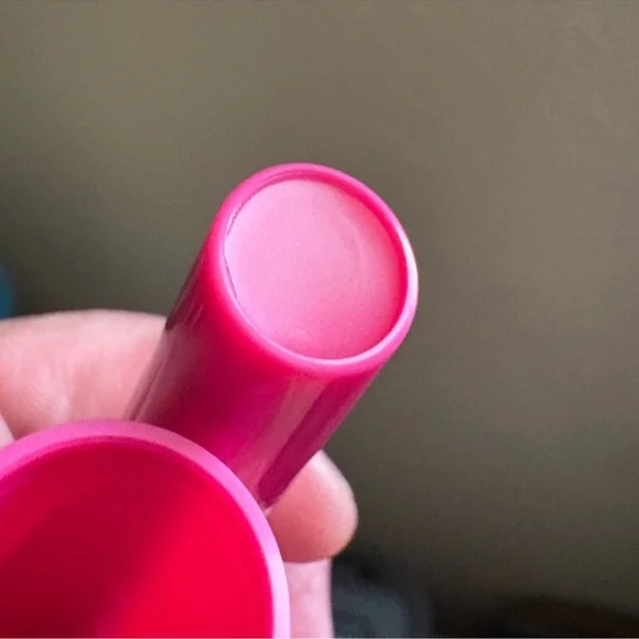 MAC Cosmetics SQUIRT PLUMPING GLOSS STICK in 13 AMPED Brand New Never Used. - Picture 8 of 13